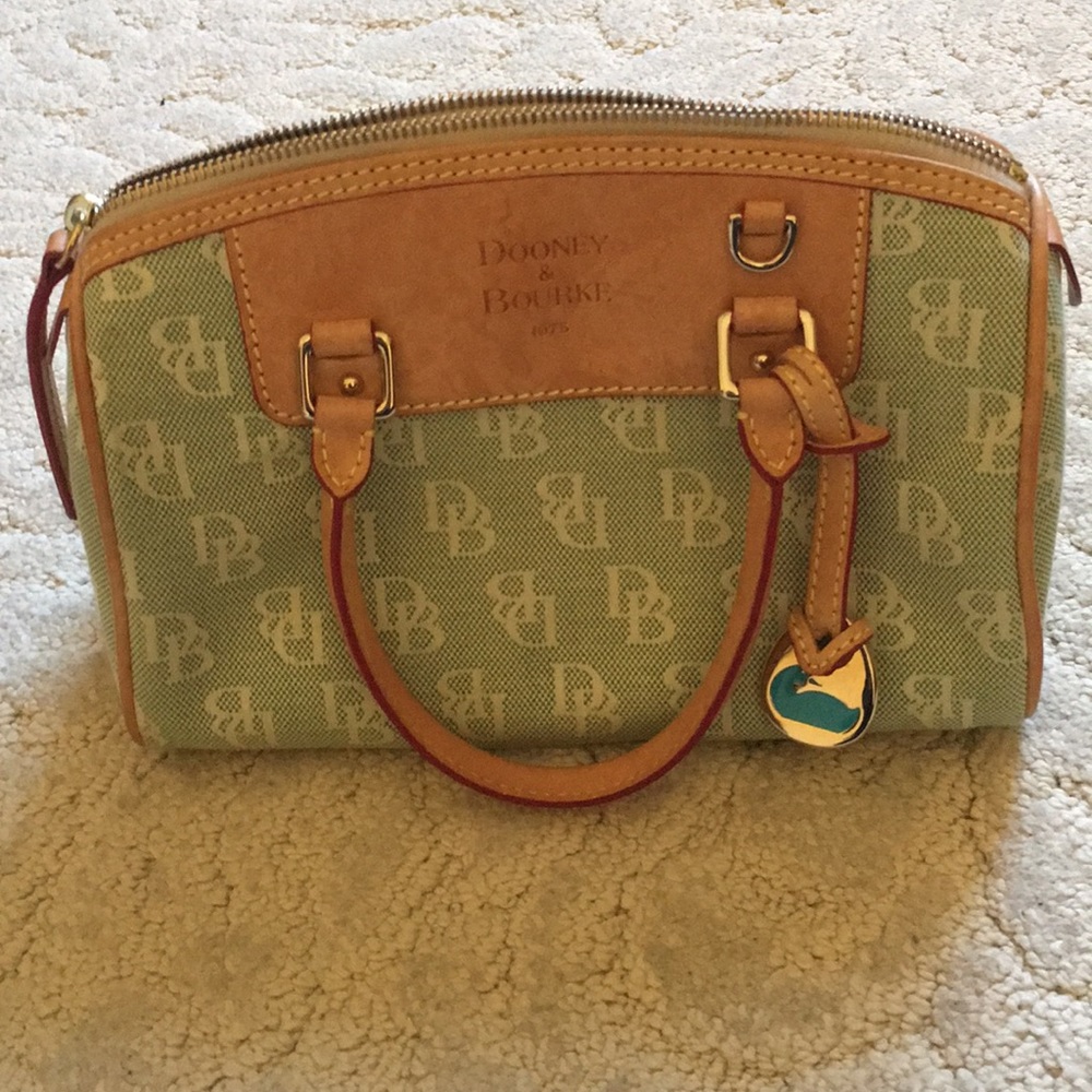 Dooney bourke hand bag